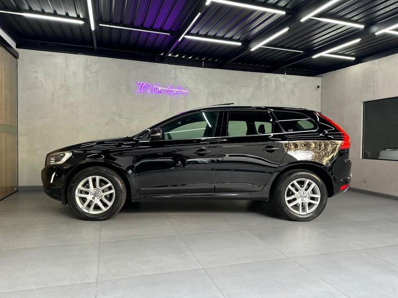 Volvo XC60 D5 Momentum - foto 6