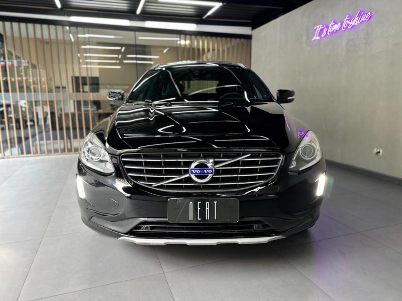 Volvo XC60 D5 Momentum - foto 8