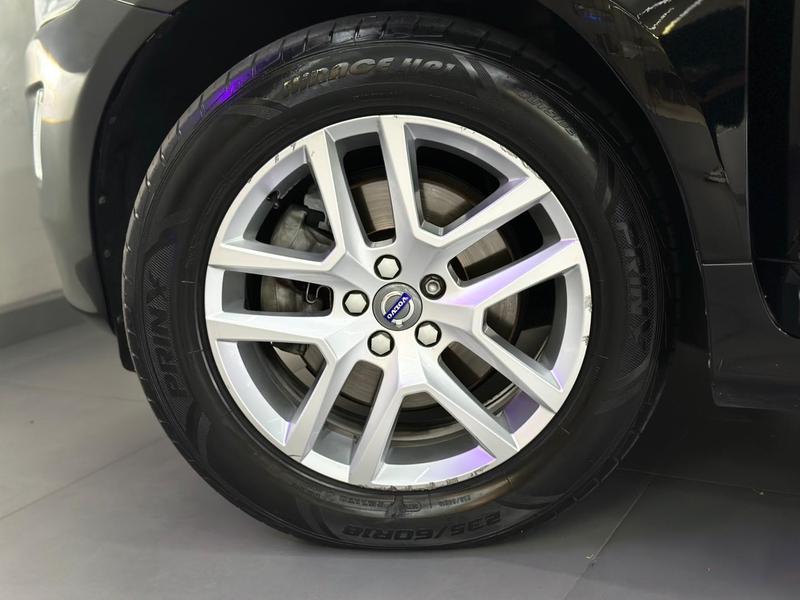 Volvo XC60 D5 Momentum - foto 9