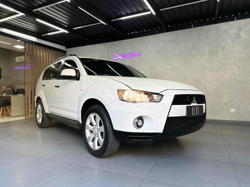 Mitsubishi Outlander 2.0 - foto 2