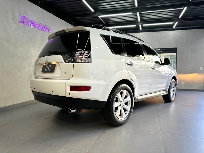 Mitsubishi Outlander 2.0 - foto 3