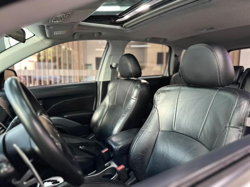 Mitsubishi Outlander 2.0 - foto 6