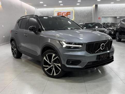VOLVO XC40 T5 R-DESIGN