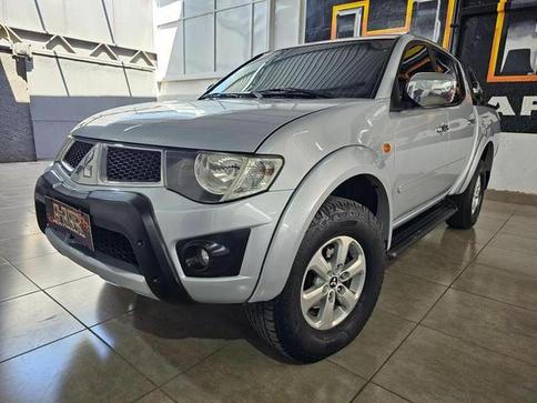MITSUBISHI L-200 TRITON 4X4 HPE 3.2 CD AUTOMATICO
