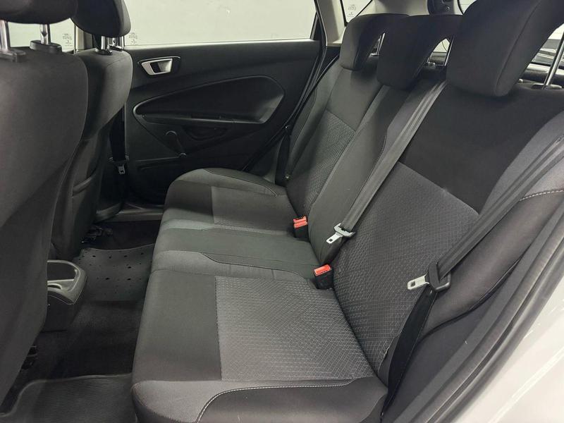 Ford Fiesta 16se - foto 11
