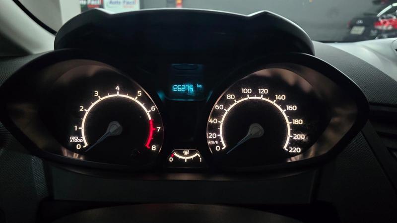 Ford Fiesta 16se - foto 13