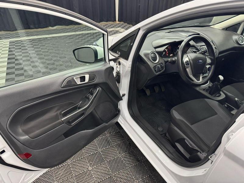 Ford Fiesta 16se - foto 8