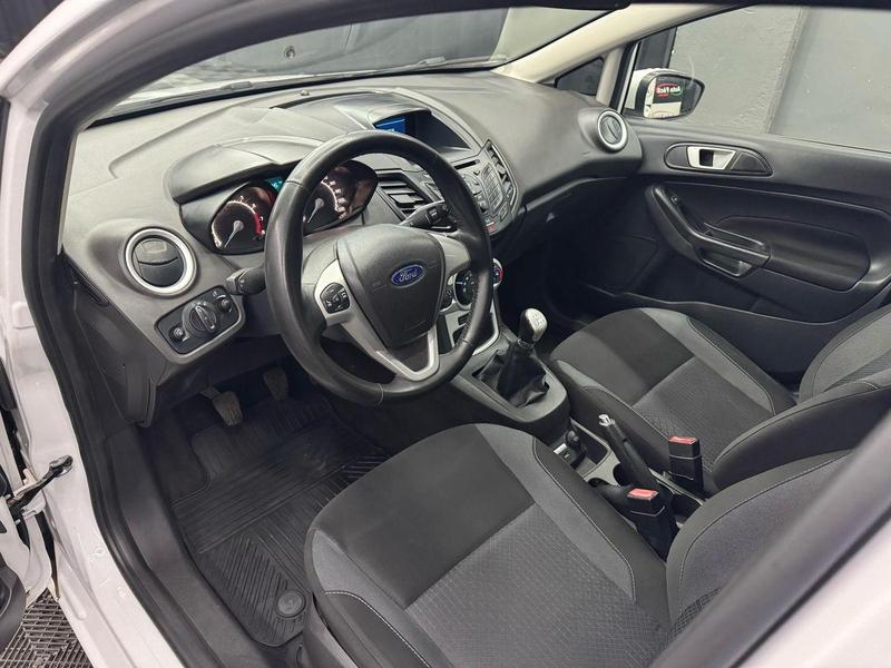 Ford Fiesta 16se - foto 9