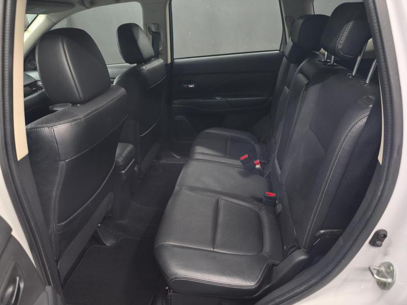 Mitsubishi Outlander 2.0 - foto 16