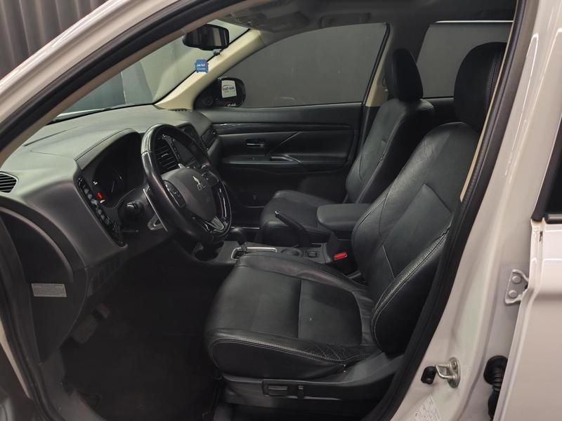 Mitsubishi Outlander 2.0 - foto 10