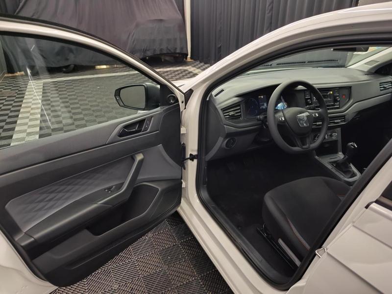 Volkswagen Polo Track 1.0 Flex 12V 5P - foto 6