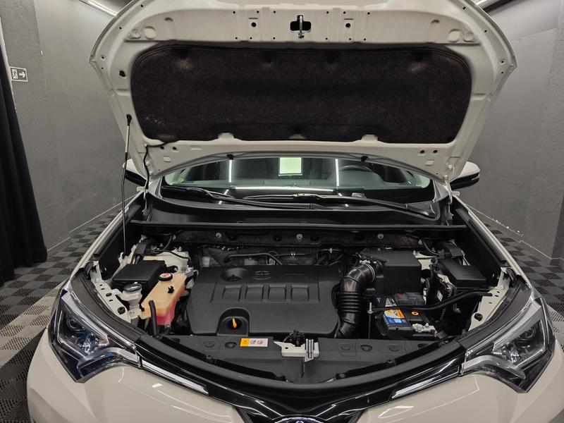 Toyota RAV4 4X2 20l - foto 17