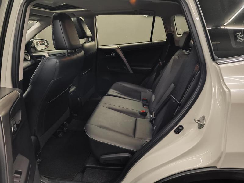 Toyota RAV4 4X2 20l - foto 16