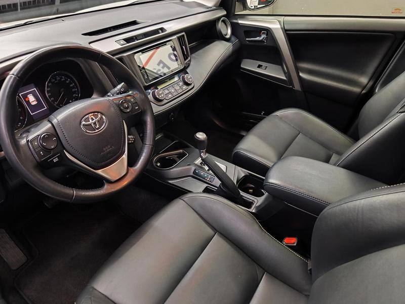 Toyota RAV4 4X2 20l - foto 11