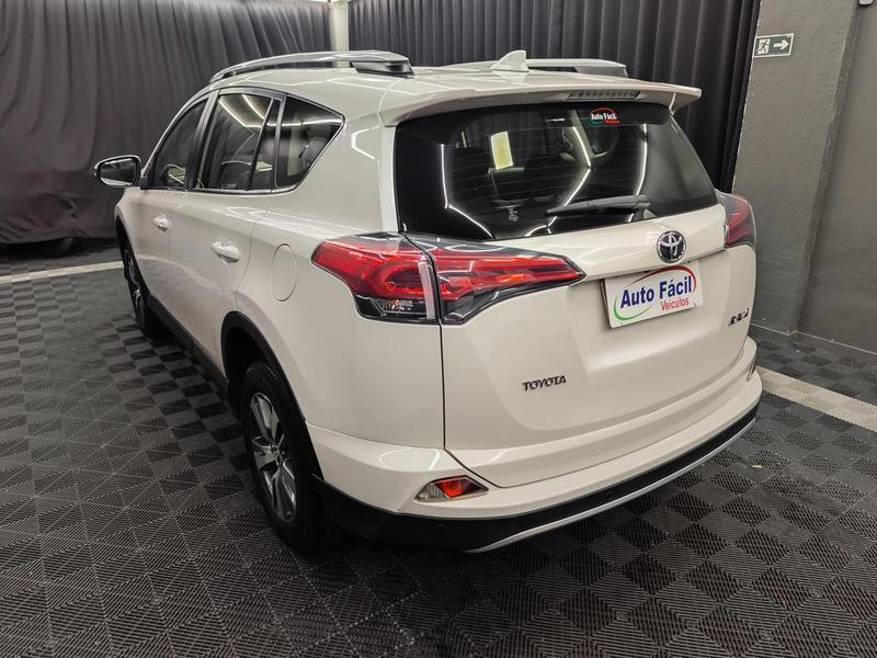 Toyota RAV4 4X2 20l - foto 7