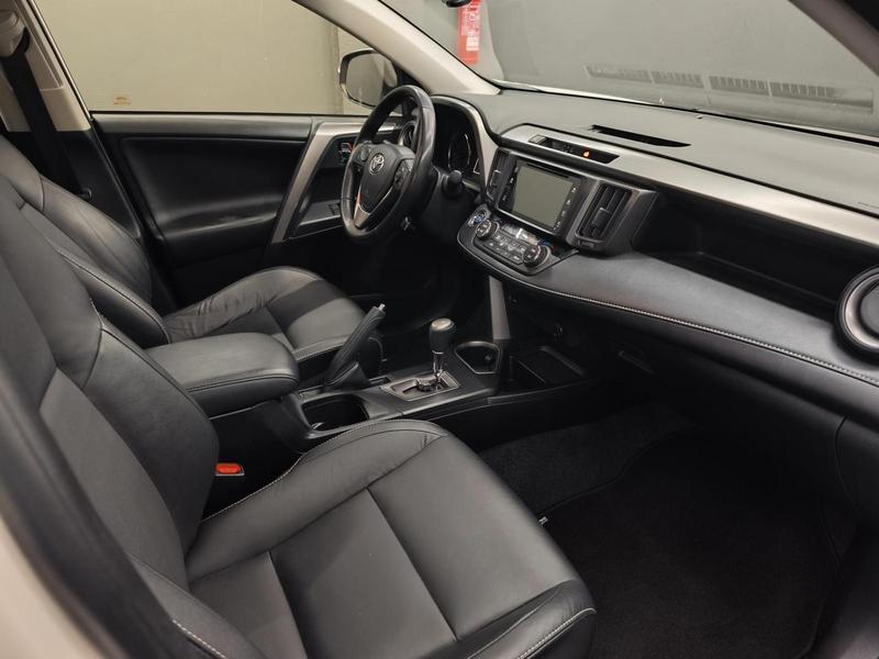 Toyota RAV4 4X2 20l - foto 14