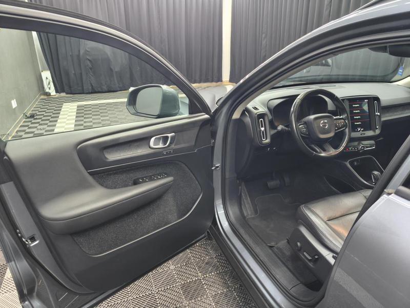 Volvo XC40 T4 - foto 8
