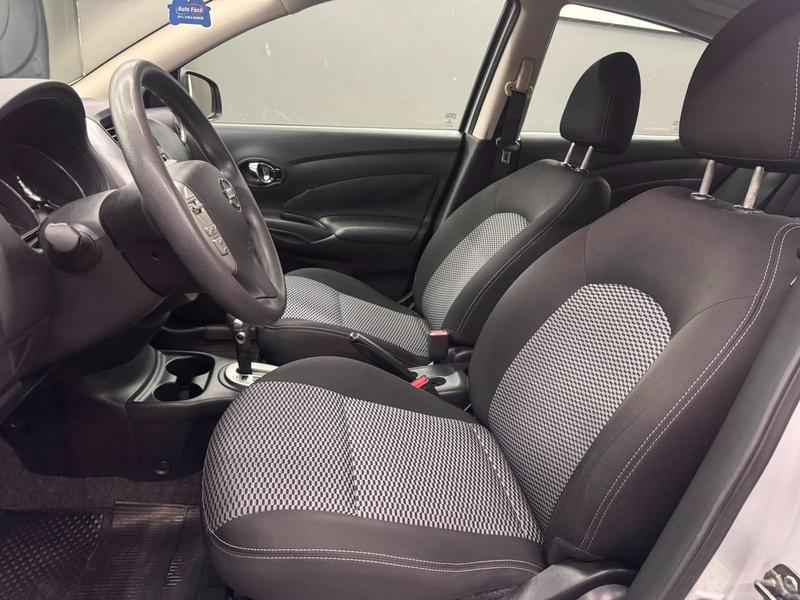 Nissan Versa 16sv CVT - foto 10