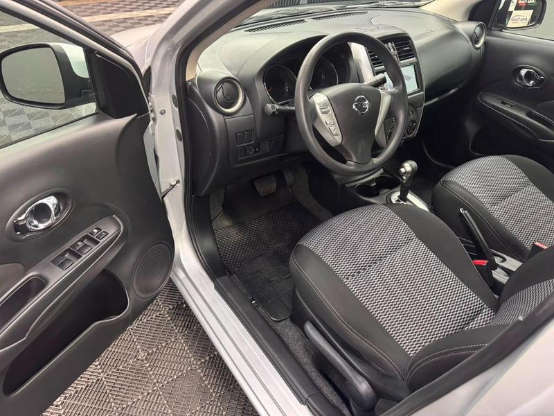 Nissan Versa 16sv CVT - foto 8