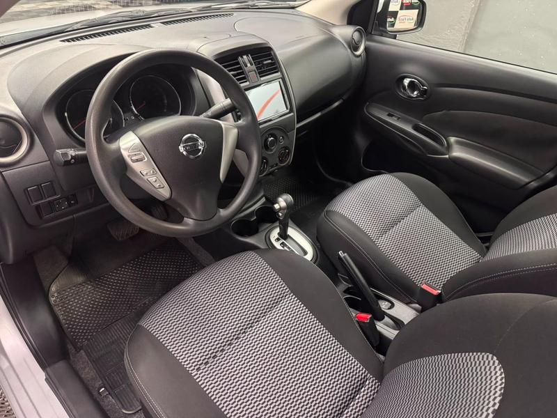 Nissan Versa 16sv CVT - foto 9