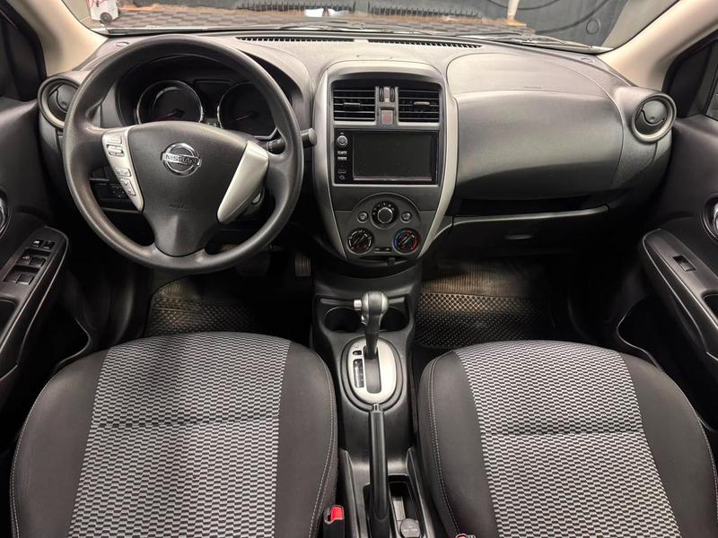 Nissan Versa 16sv CVT - foto 13