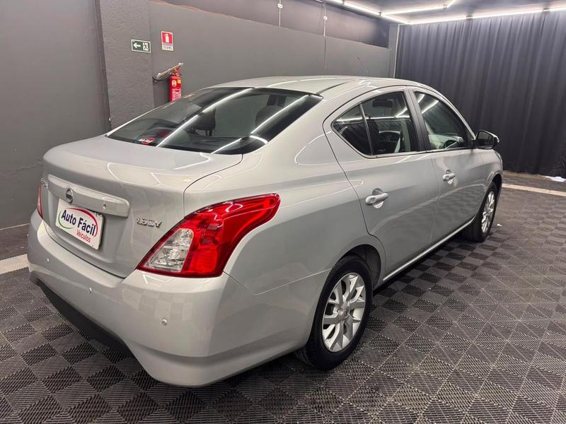 Nissan Versa 16sv CVT - foto 5
