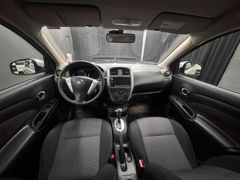 Nissan Versa 16sv CVT - foto 12