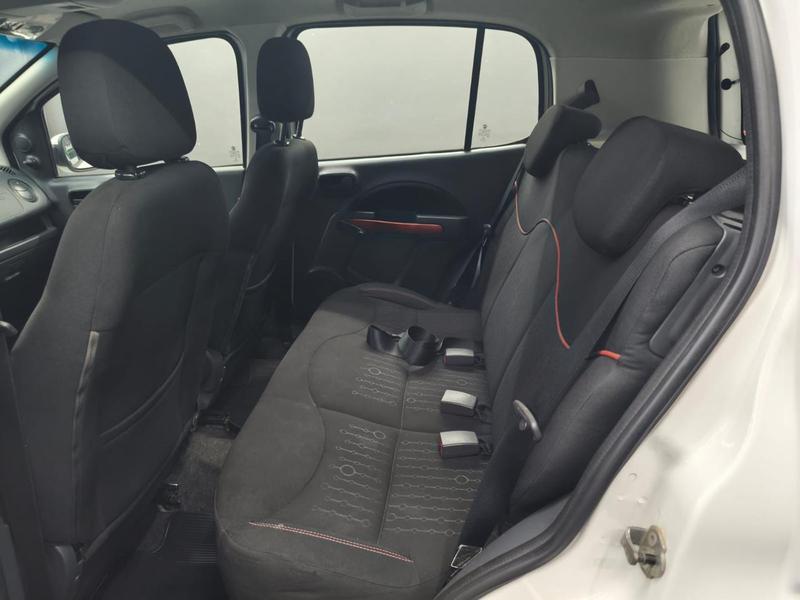 Fiat Uno Sporting 1.4 - foto 14