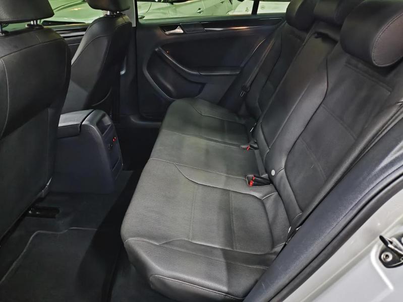 Volkswagen Jetta 2.0 - foto 13