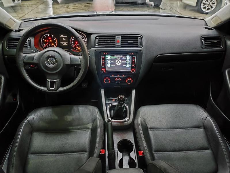Volkswagen Jetta 2.0 - foto 14