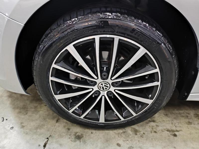 Volkswagen Jetta 2.0 - foto 17
