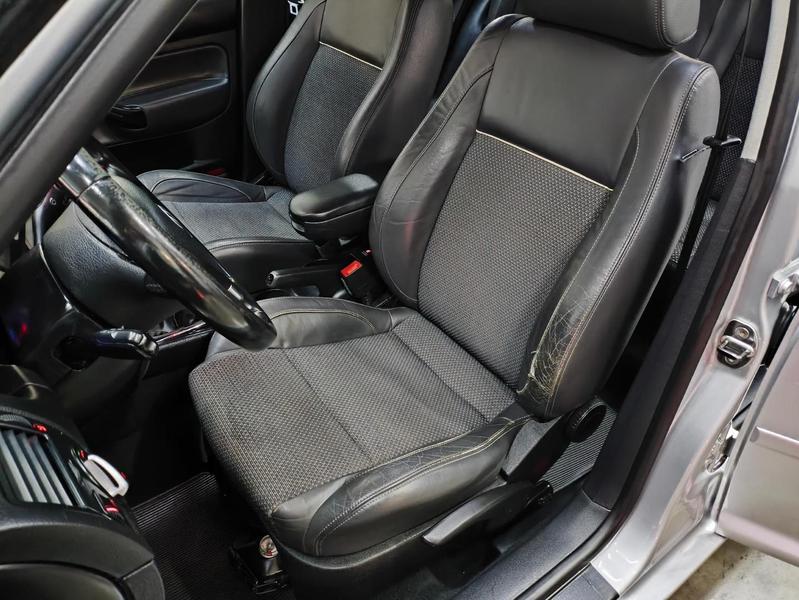Volkswagen Golf 1.6 Sportline - foto 11