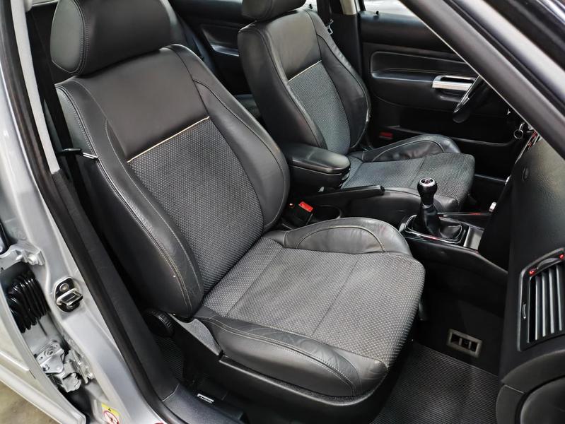 Volkswagen Golf 1.6 Sportline - foto 16