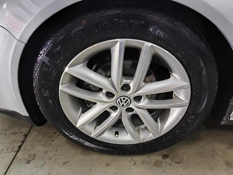Volkswagen Golf 1.6 Sportline - foto 17