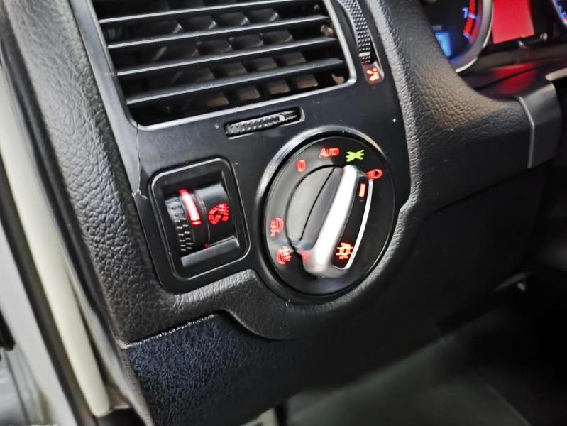 Volkswagen Golf 1.6 Sportline - foto 10