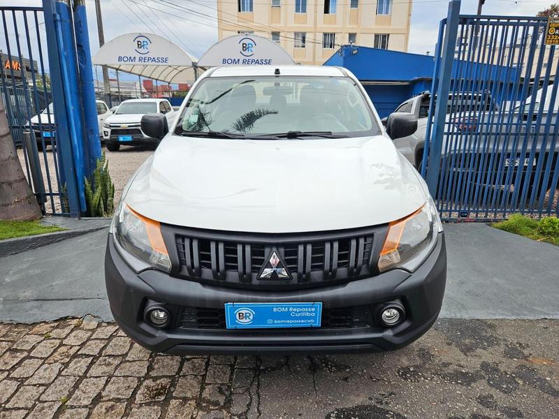 Mitsubishi L200 Triton Gl 2.4 Tb Diesel 4X4 Manual - foto 2
