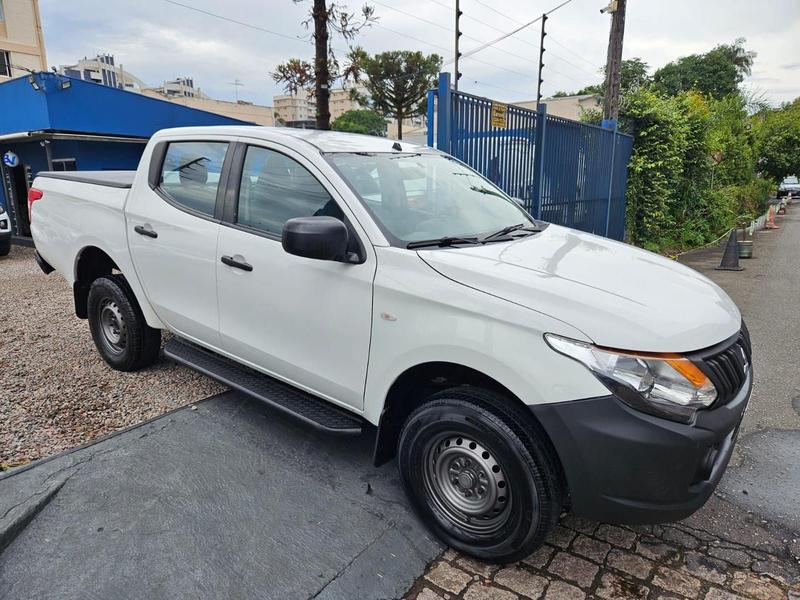 Mitsubishi L200 Triton Gl 2.4 Tb Diesel 4X4 Manual - foto 3