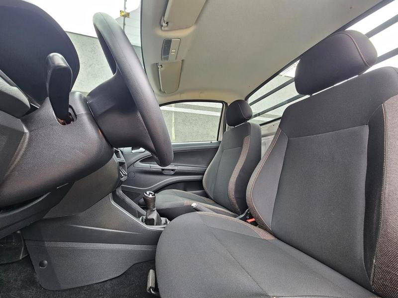 Volkswagen Saveiro Robust 1.6 Total Flex 16V - foto 9