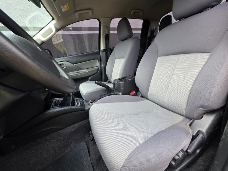 Mitsubishi L200 Triton Gl 2.4 Tb Diesel 4X4 Manual - foto 10