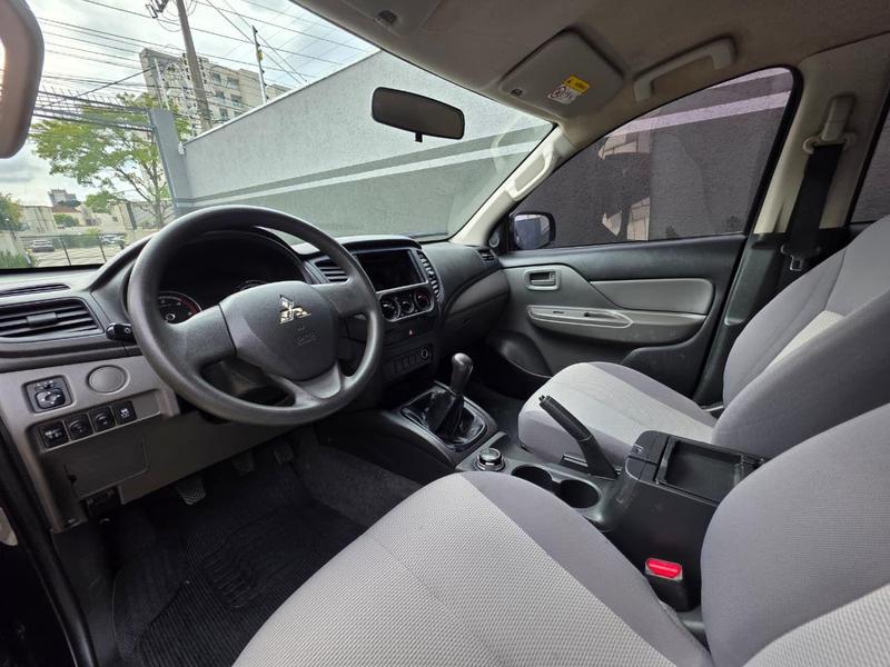 Mitsubishi L200 Triton Gl 2.4 Tb Diesel 4X4 Manual - foto 9