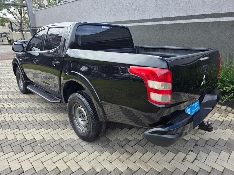 Mitsubishi L200 Triton Gl 2.4 Tb Diesel 4X4 Manual - foto 6