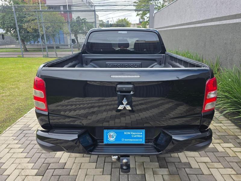 Mitsubishi L200 Triton Gl 2.4 Tb Diesel 4X4 Manual - foto 5