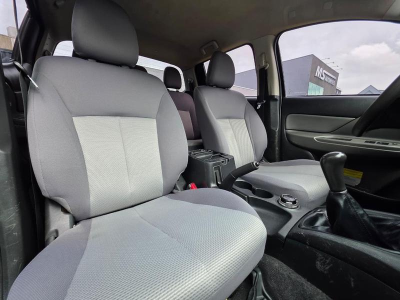 Mitsubishi L200 Triton Gl 2.4 Tb Diesel 4X4 Manual - foto 11