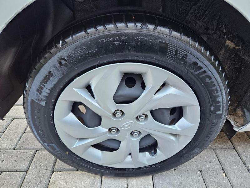 Hyundai HB20 Comfort Plus 1.0 Flex 12V Mec - foto 13
